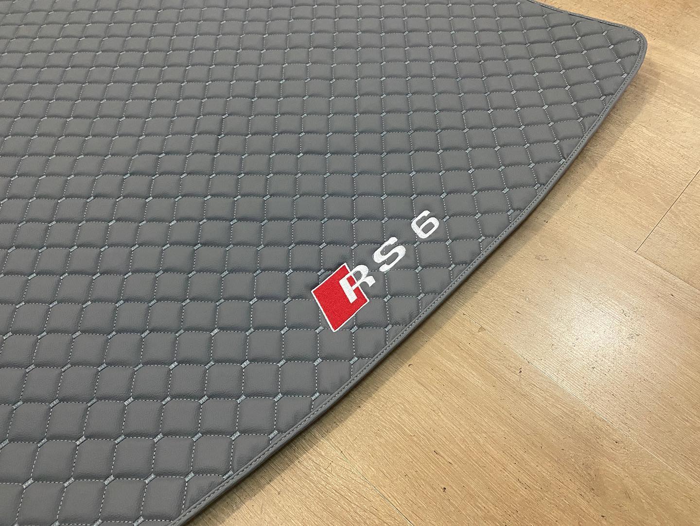 Audi Rs6 Car Floor Mats Set, All Audi Rs6 Models Waterproof Custom Car mat set