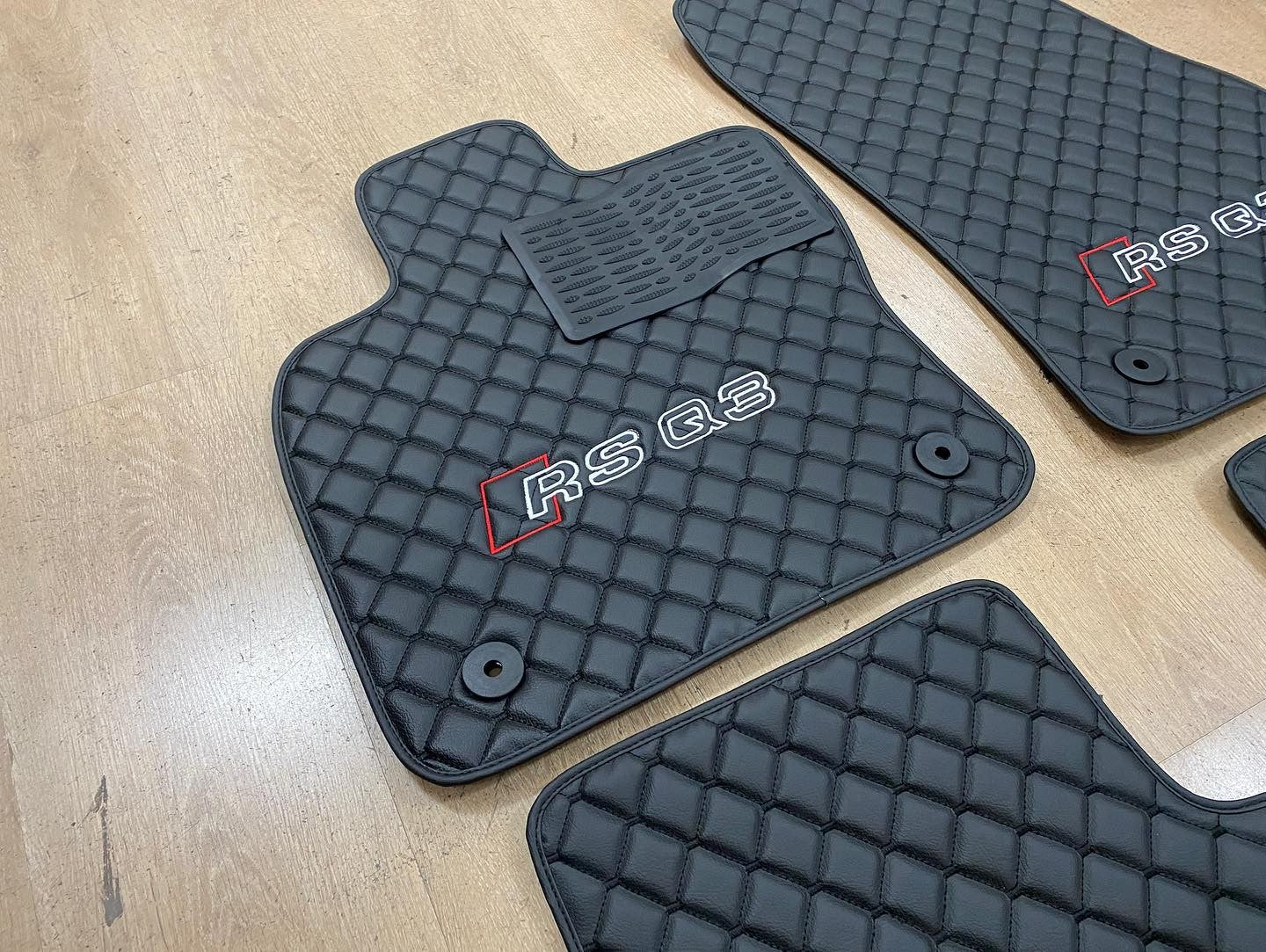 Rs Q3 Leather Car Mat Set 4x, Waterproof and Custom Fit