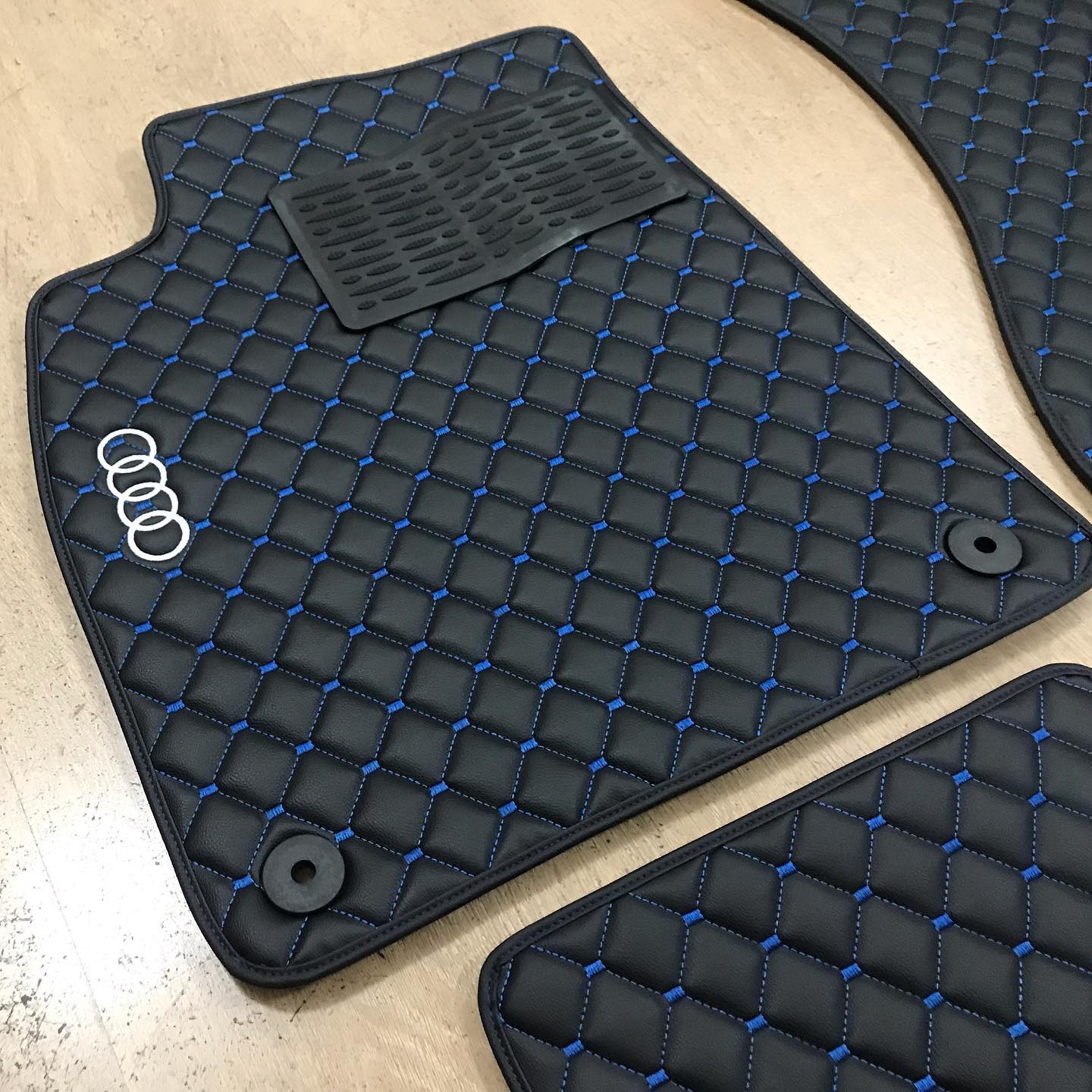 Audi E-Tron 2019 and onwards Leather Car Floor Mats Set, All Audi Models Waterproof Custom Car Mat Set