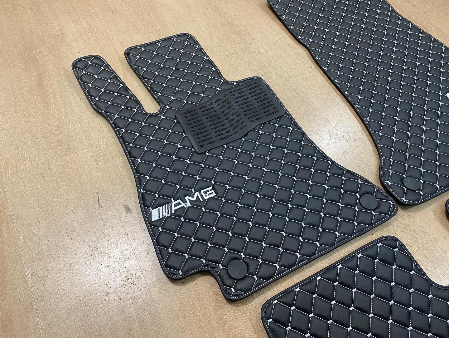 Mercedes Benz Amg Car Floor Mats Set, All Mercedes Benz - Amg  Models Waterproof Custom Car Mat Set