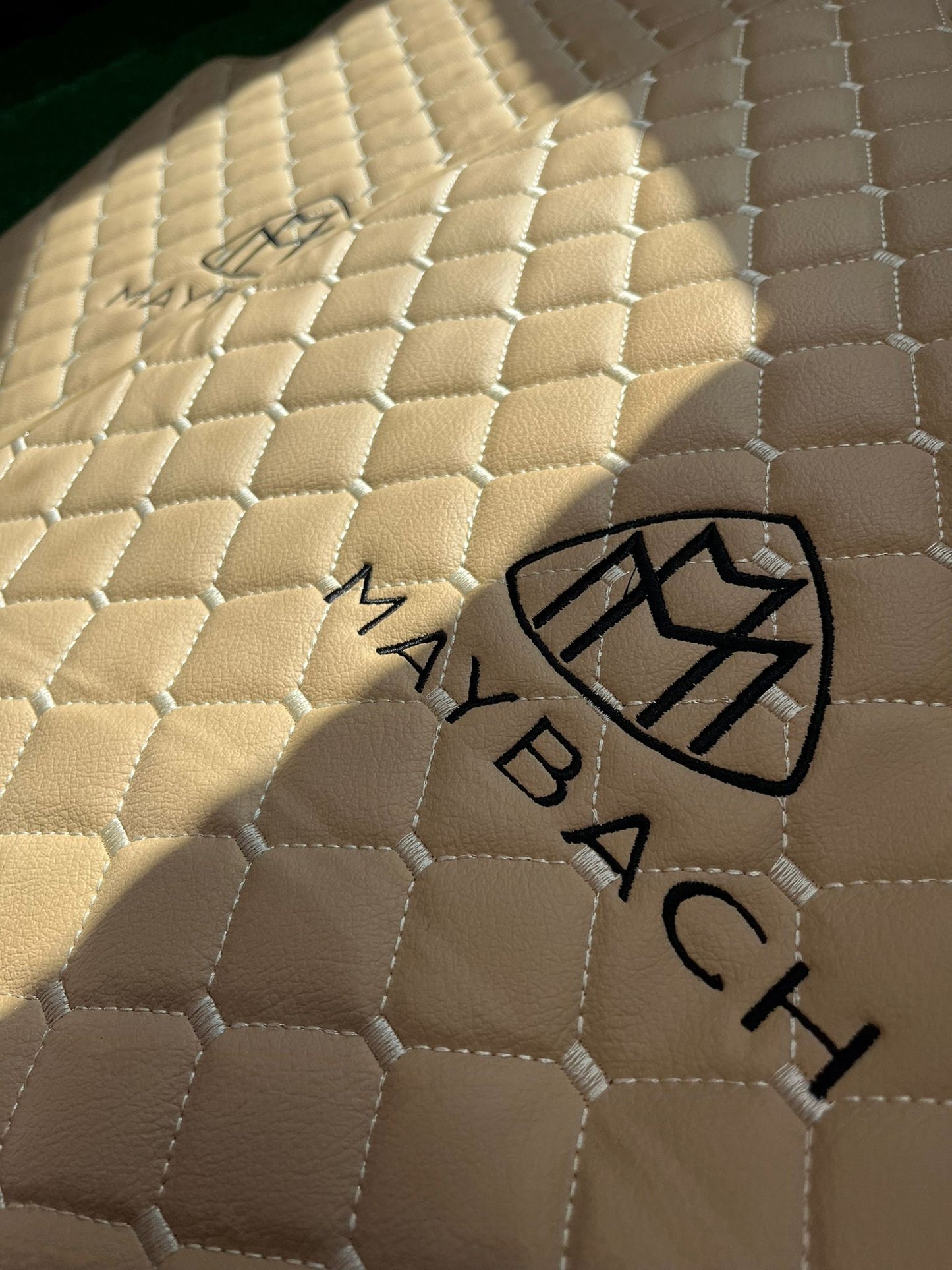 Maybach Car Floor Mats Set, All Maybach Models Waterproof Custom Car Maybach Floor Mats Leather Front and Rear Carpet Liner